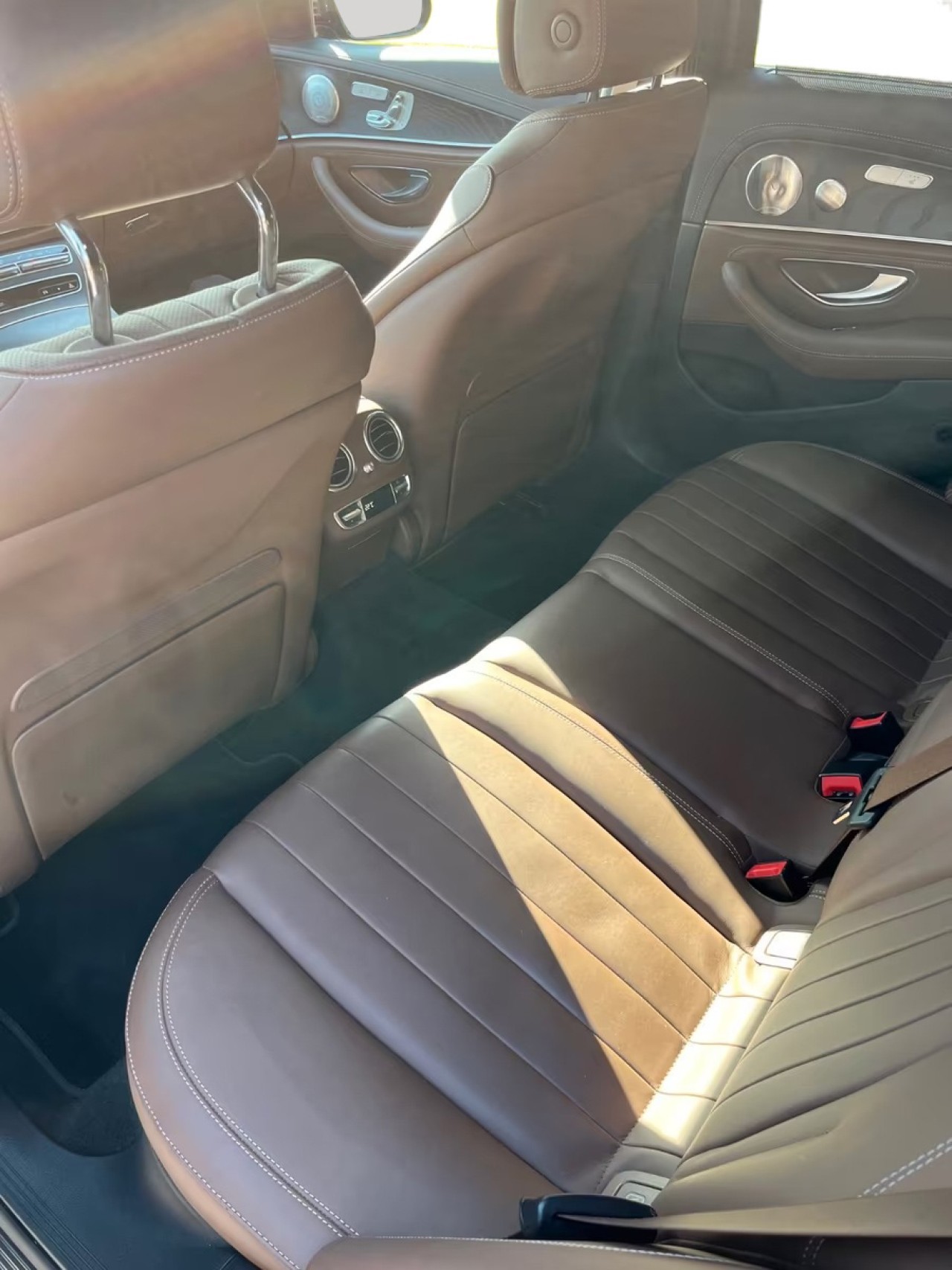 Mercedes-Benz E 400d 4MATIC AMG - foto 8