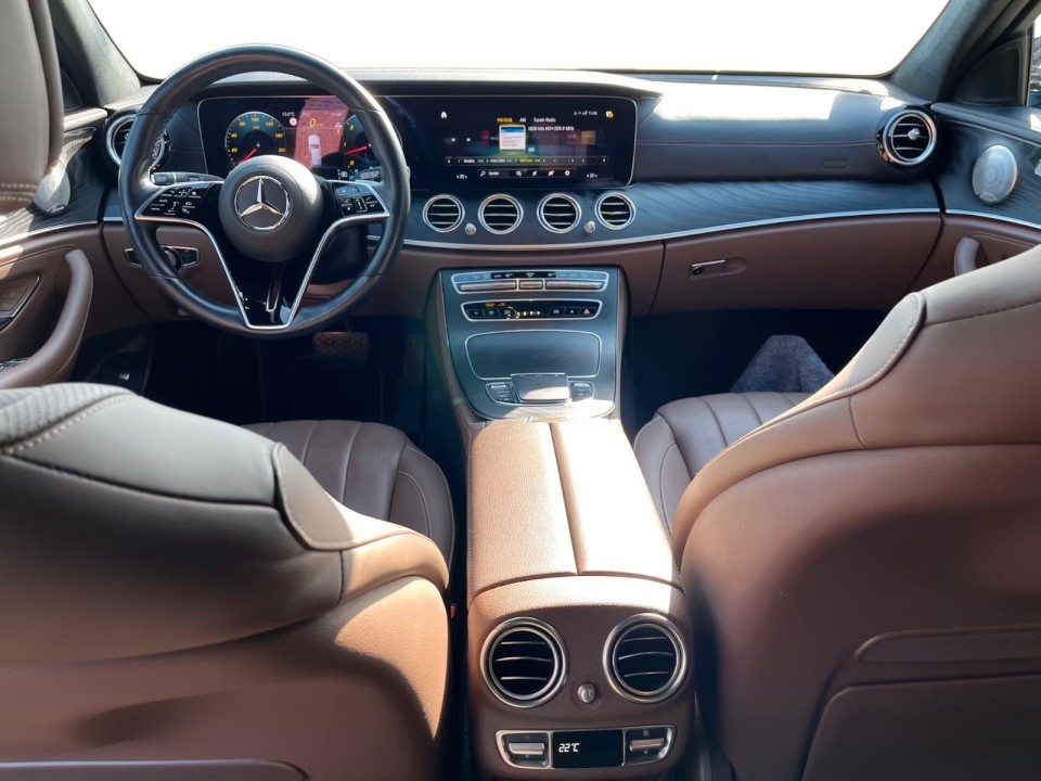 Mercedes-Benz E 400d 4MATIC AMG - foto 9