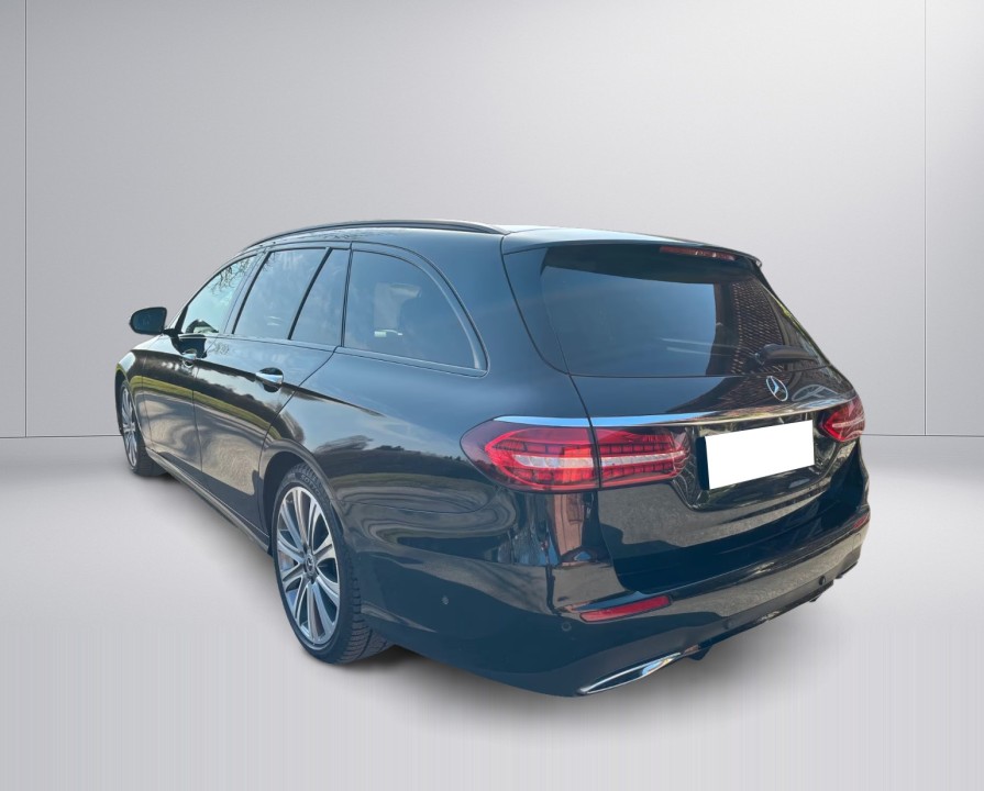 Mercedes-Benz E 400d 4MATIC AMG (4)