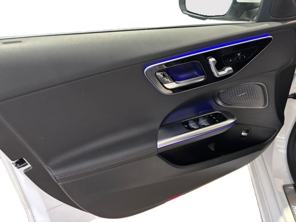 Mercedes-Benz C 200d Avantgarde - foto 10