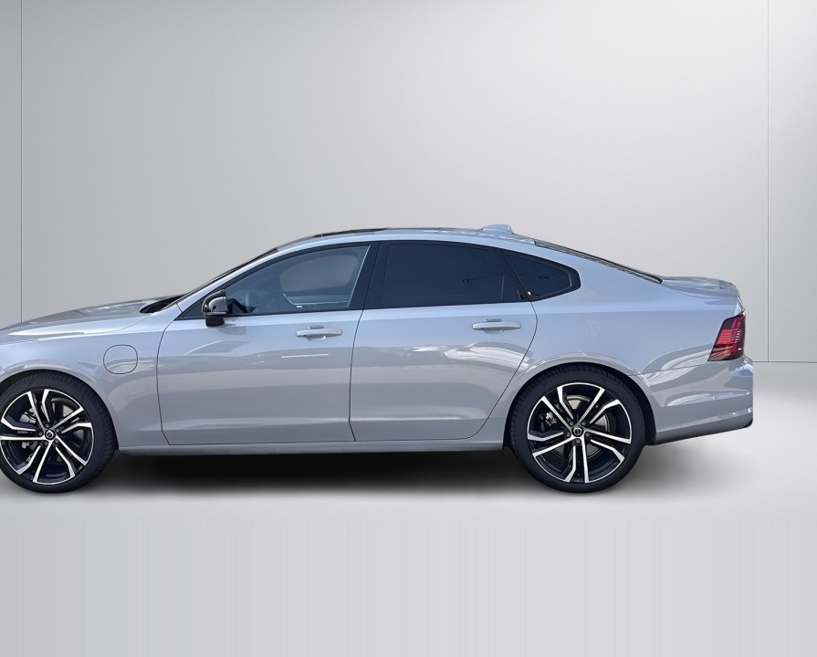 Volvo S90 T8 Recharge AWD Plus Dark (5)