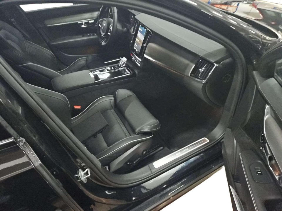 Volvo S90 T8 Recharge AWD Ultimate Dark - foto 8