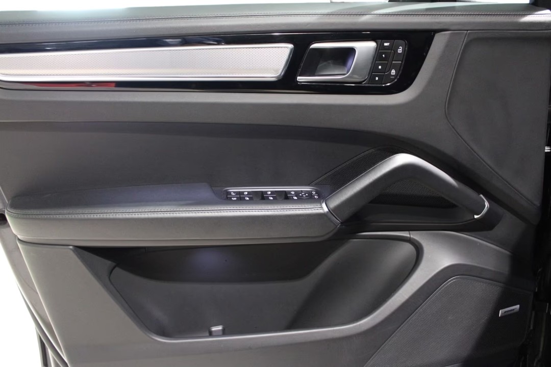 Porsche Cayenne - foto 17