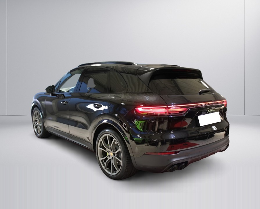 Porsche Cayenne (4)