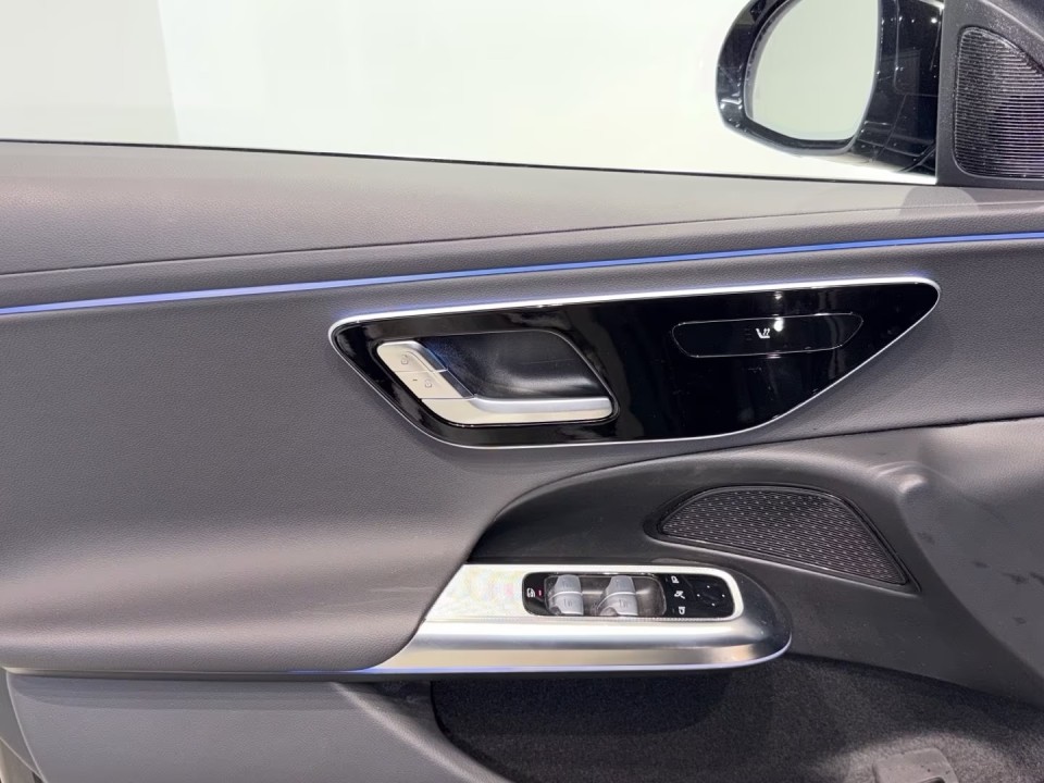 Mercedes-Benz E 300de - foto 11