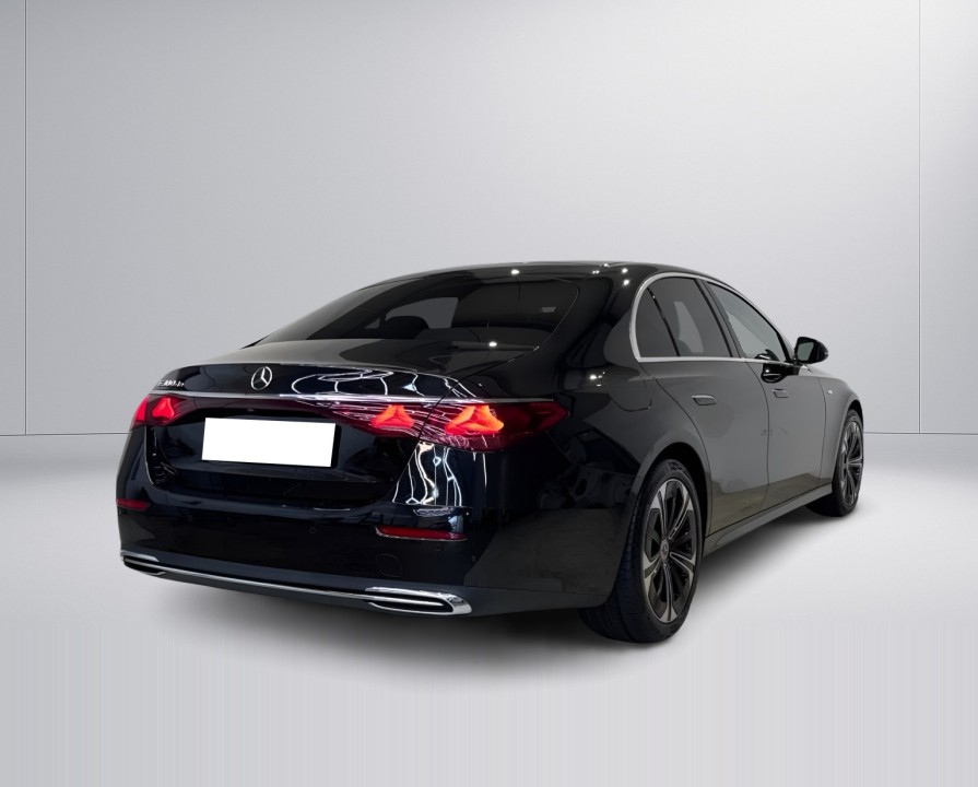 Mercedes-Benz E 300de (4)