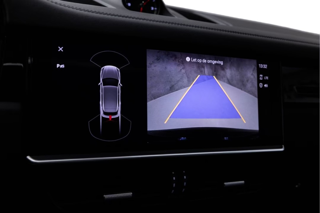 Porsche Cayenne - foto 32