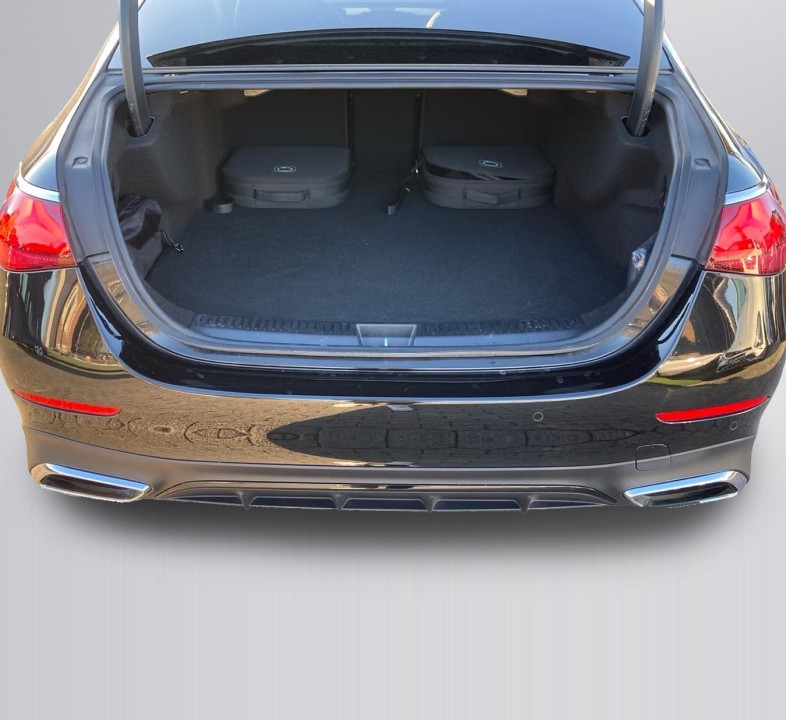 Mercedes-Benz E 300e AMG - foto 12