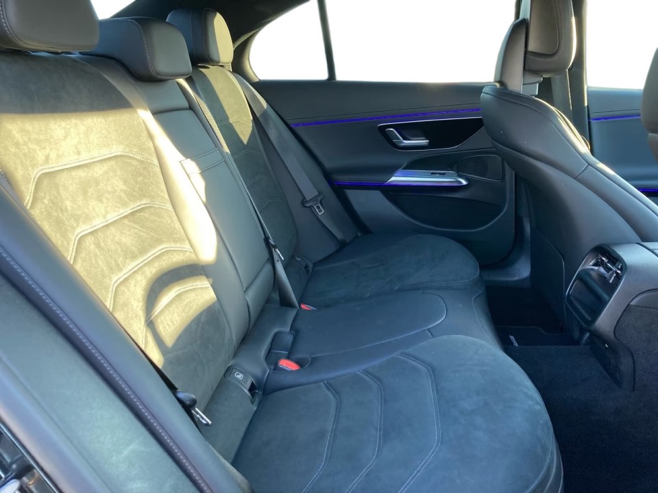 Mercedes-Benz E 300e AMG - foto 7