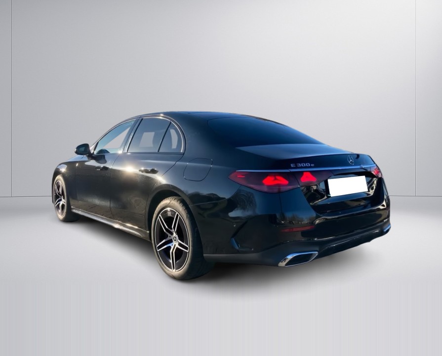 Mercedes-Benz E 300e AMG (5)