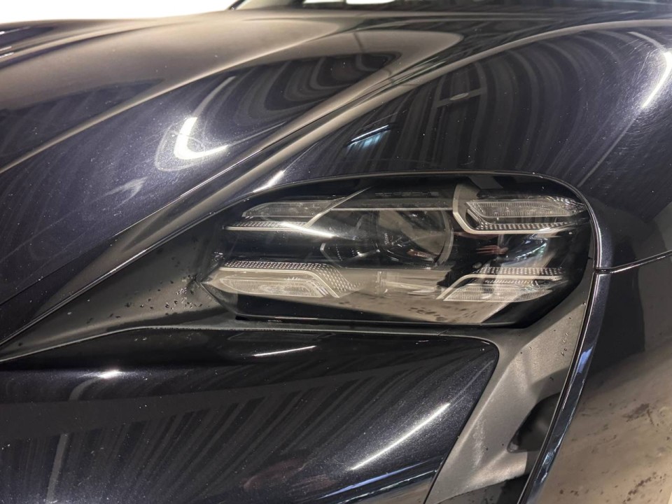 Porsche Taycan - foto 23