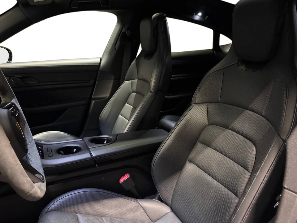 Porsche Taycan - foto 10