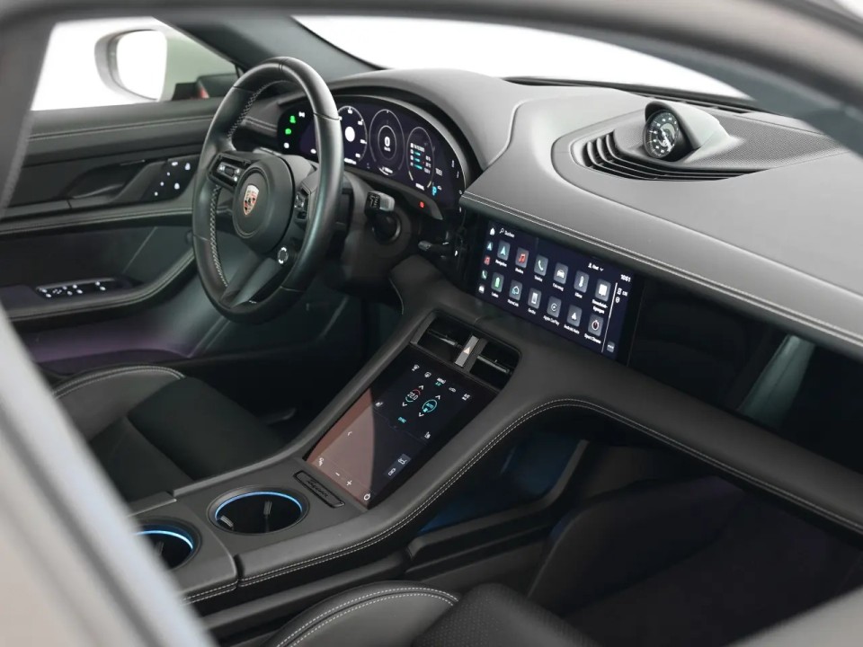 Porsche Taycan 4S - foto 10