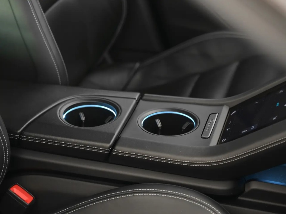 Porsche Taycan 4S - foto 17