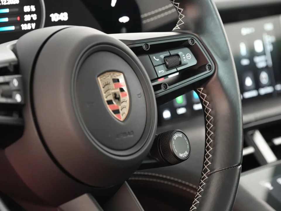 Porsche Taycan 4S - foto 11