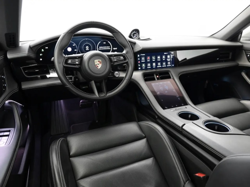 Porsche Taycan 4S - foto 7