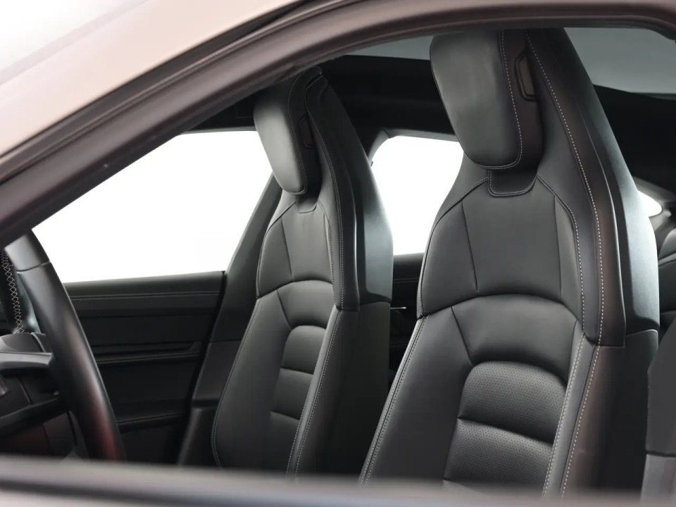 Porsche Taycan 4S - foto 18