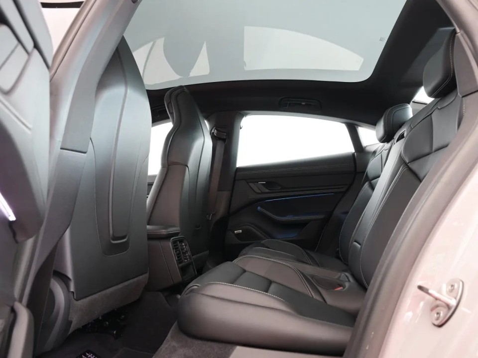 Porsche Taycan 4S - foto 19