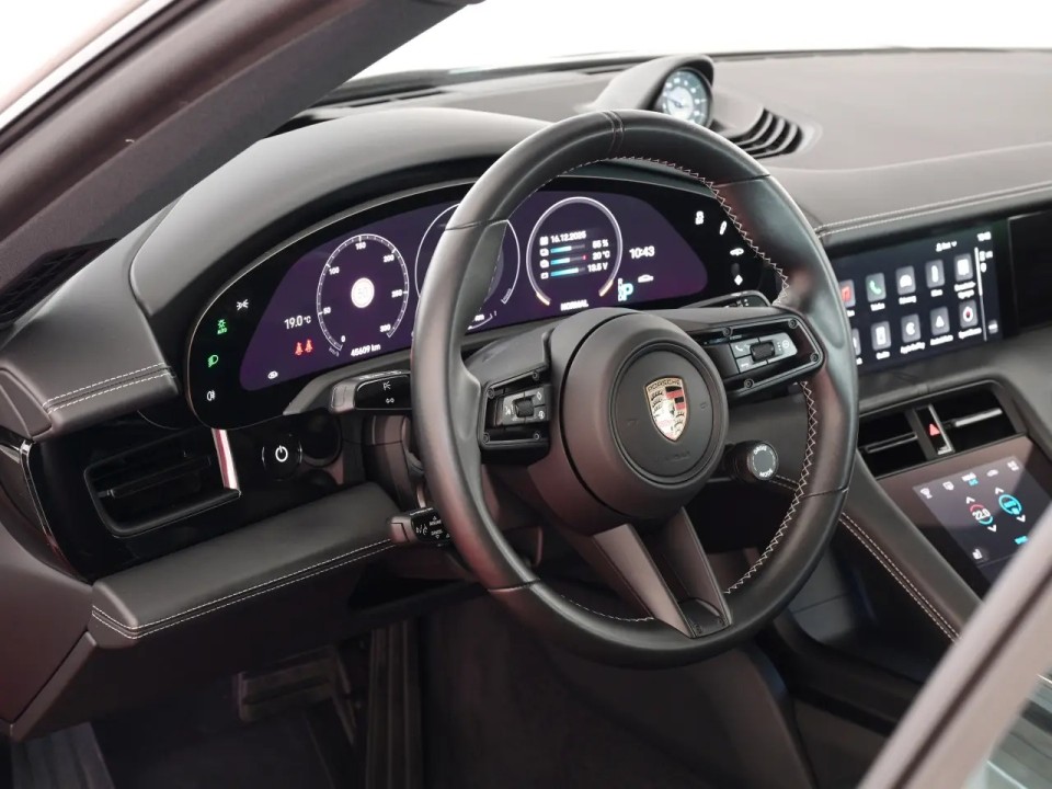 Porsche Taycan 4S - foto 8