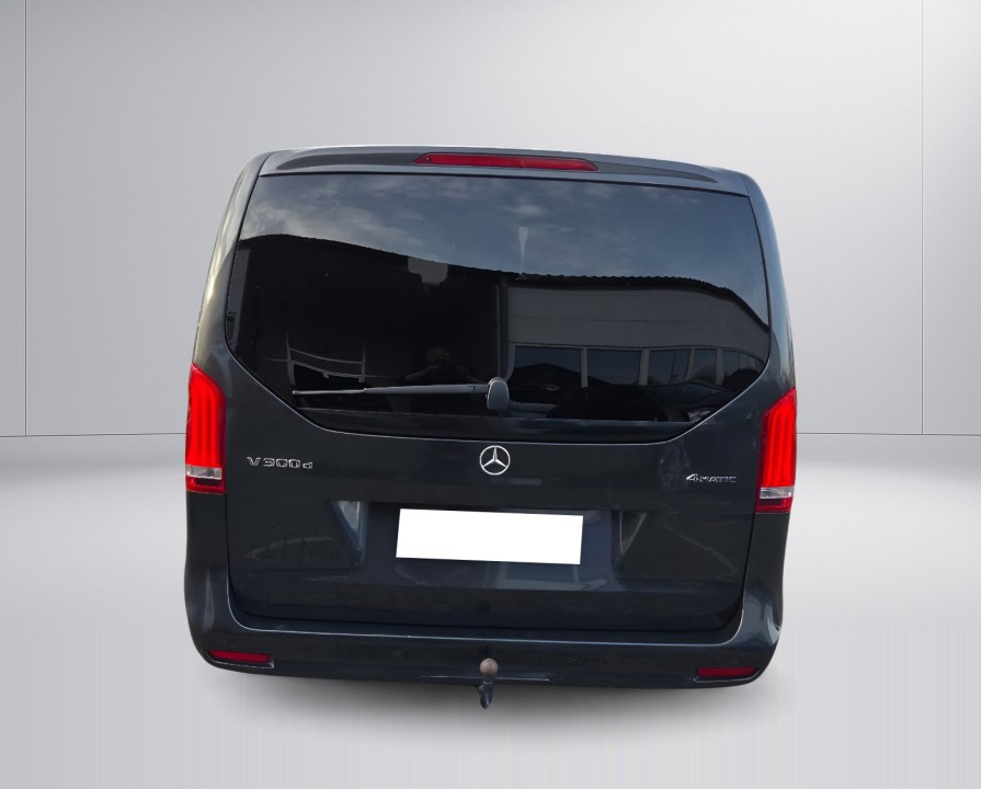 Mercedes-Benz V 300 (3)