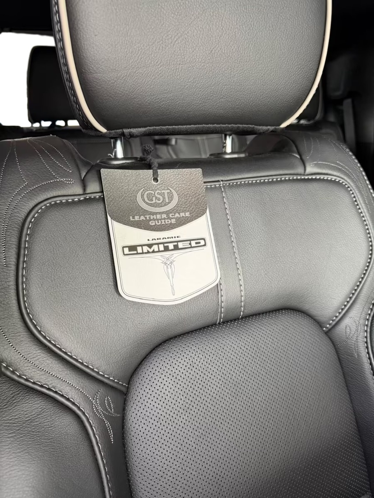 Dodge RAM 1500 Limited - foto 12