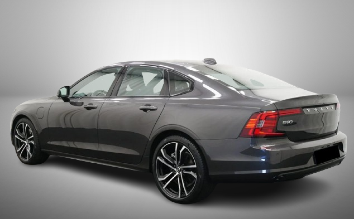 Volvo S90 T8 Recharge AWD R-Design (5)