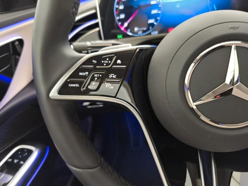 Mercedes-Benz E 300de 4MATIC Avantgarde - foto 12