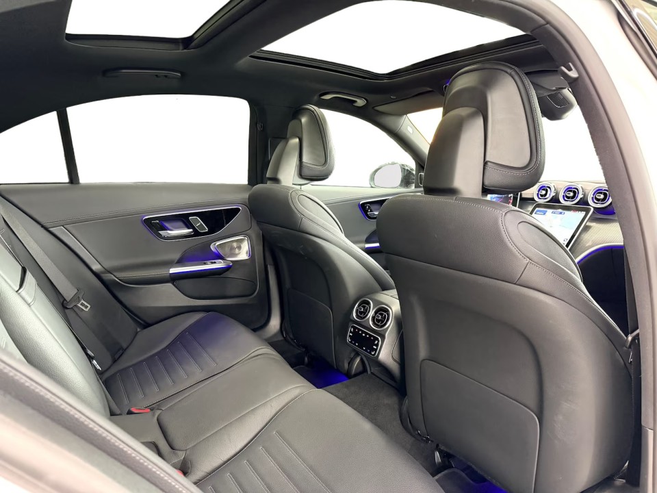 Mercedes-Benz C 300 4MATIC AMG Line - foto 12