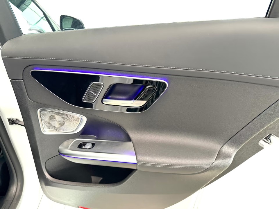 Mercedes-Benz C 300 4MATIC AMG Line - foto 19