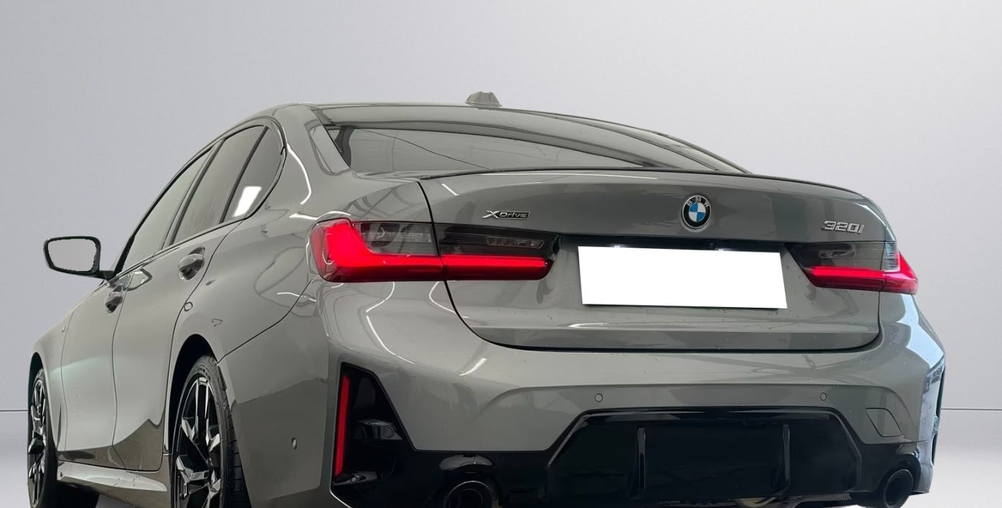BMW Seria 3 320i xDrive M-Sport (3)