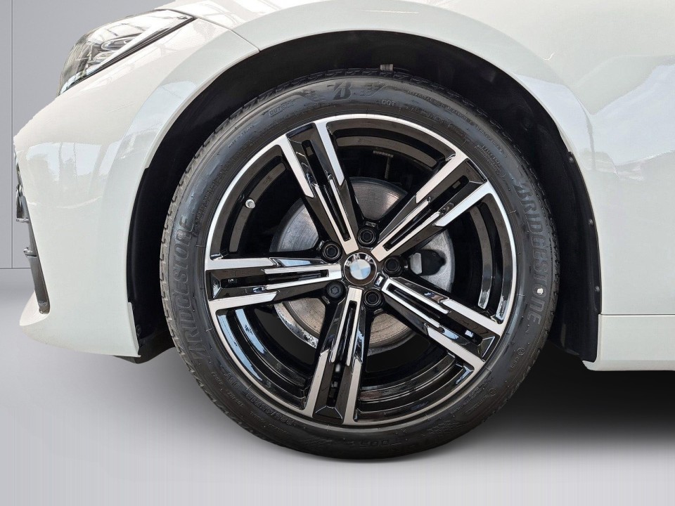 BMW Seria 4 420d xDrive M-Sport - foto 17