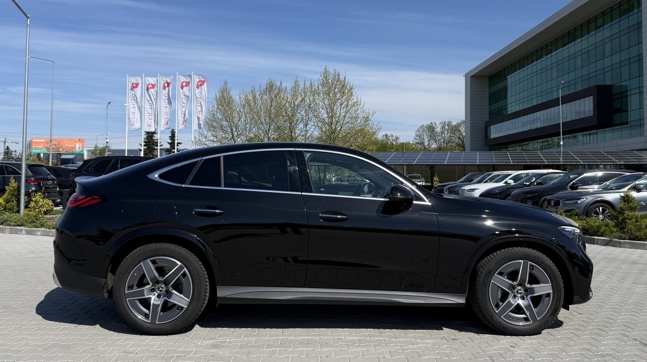 Mercedes-Benz GLC Coupé Mercedes-Benz GLC Coupe 220d 4MATIC AMG Line (2)