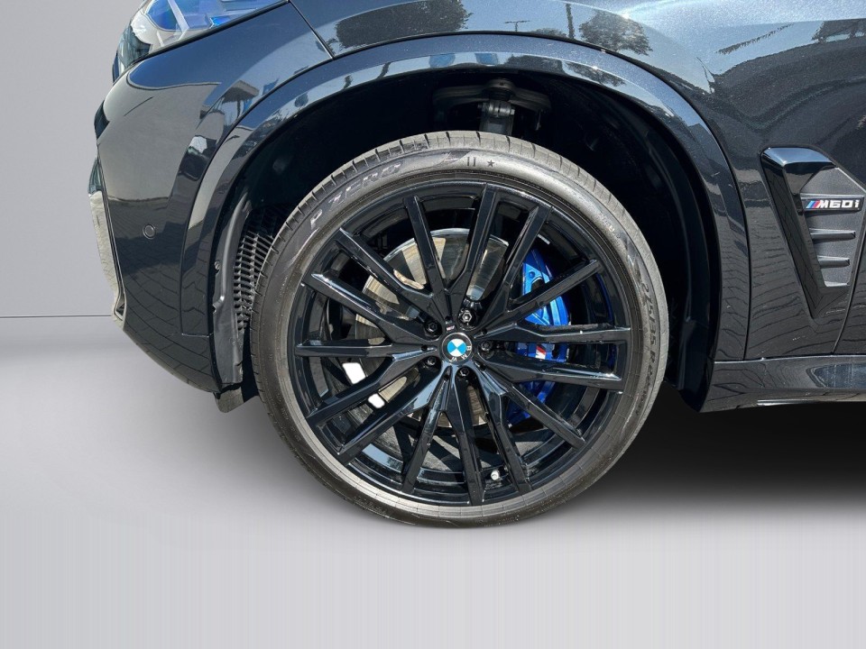 BMW X5 M60i - foto 17