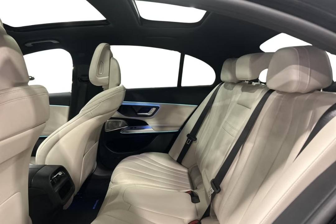 Mercedes-Benz E 300de 4MATIC AMG Line - foto 10