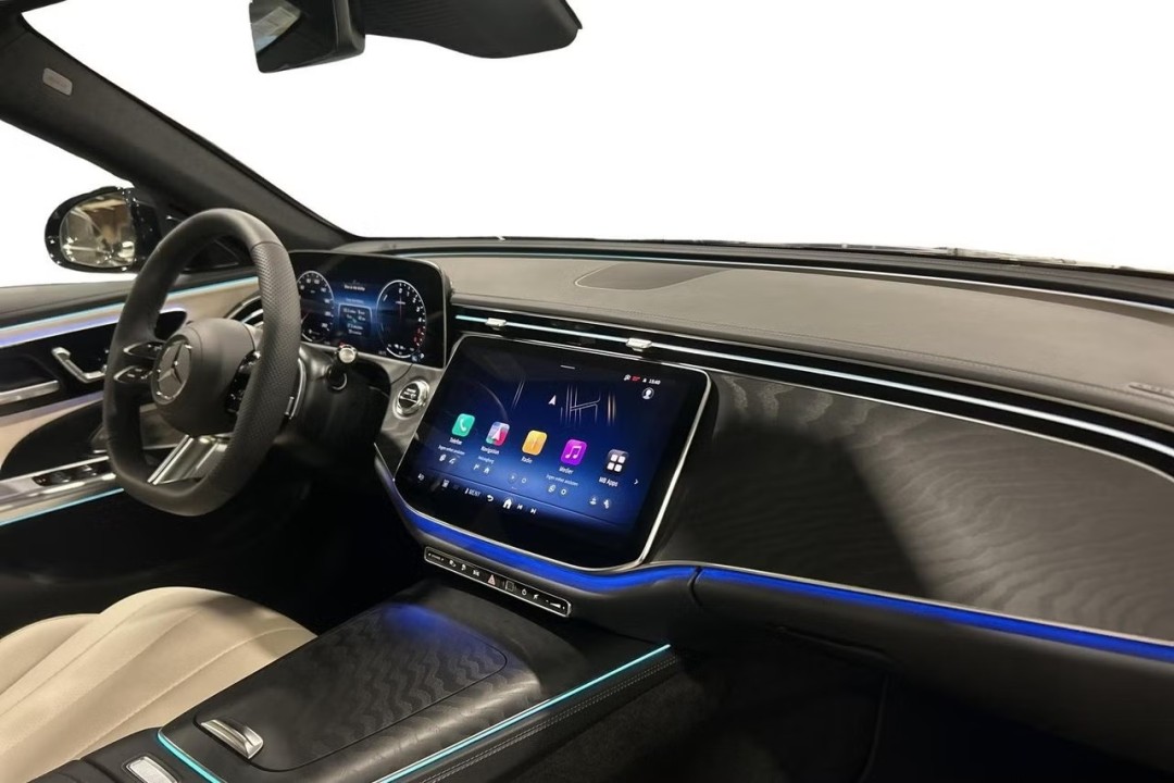 Mercedes-Benz E 300de 4MATIC AMG Line - foto 9