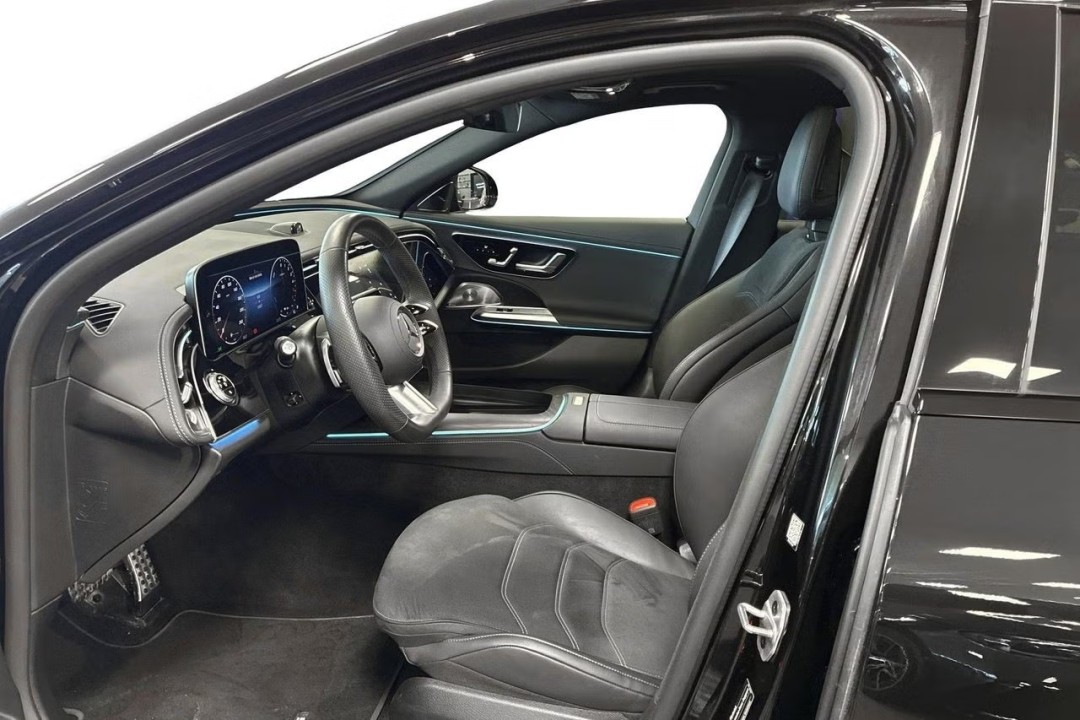 Mercedes-Benz E 300de 4MATIC AMG Line - foto 8