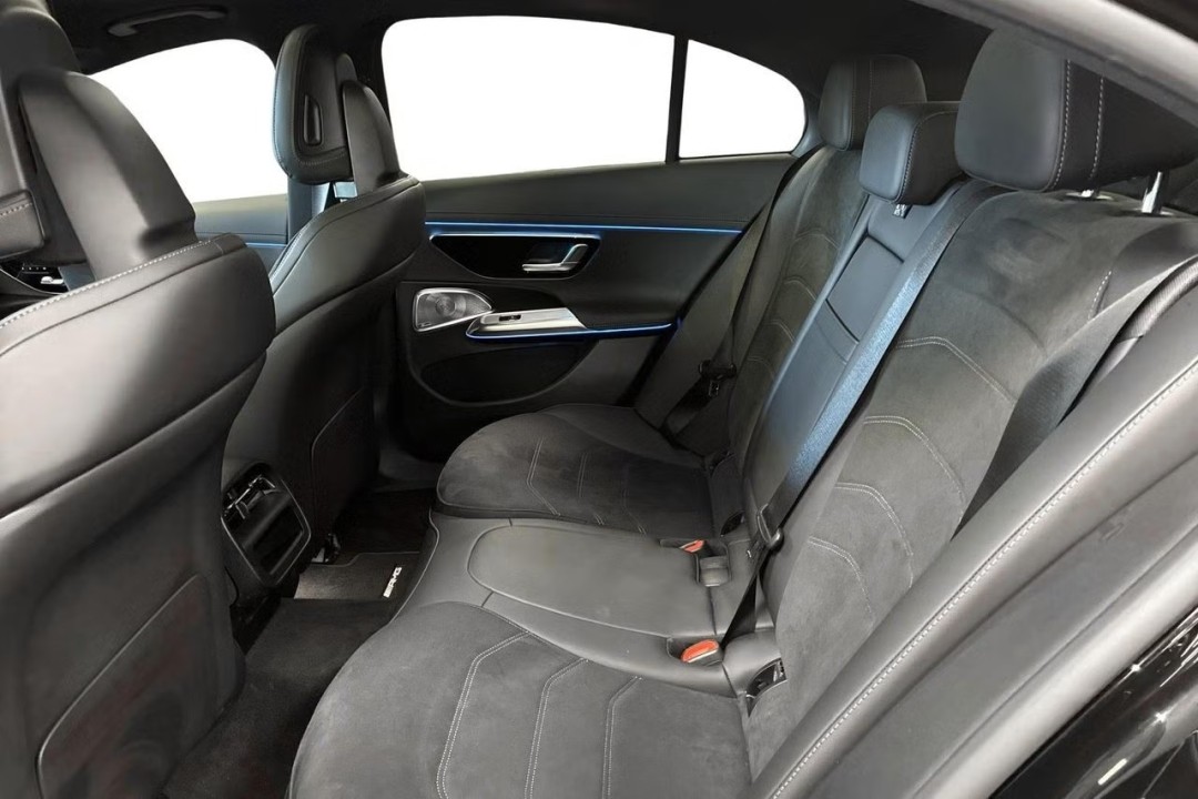 Mercedes-Benz E 300de 4MATIC AMG Line - foto 9