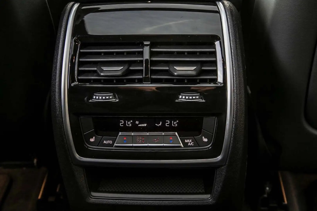 BMW X5 M Competition - foto 12