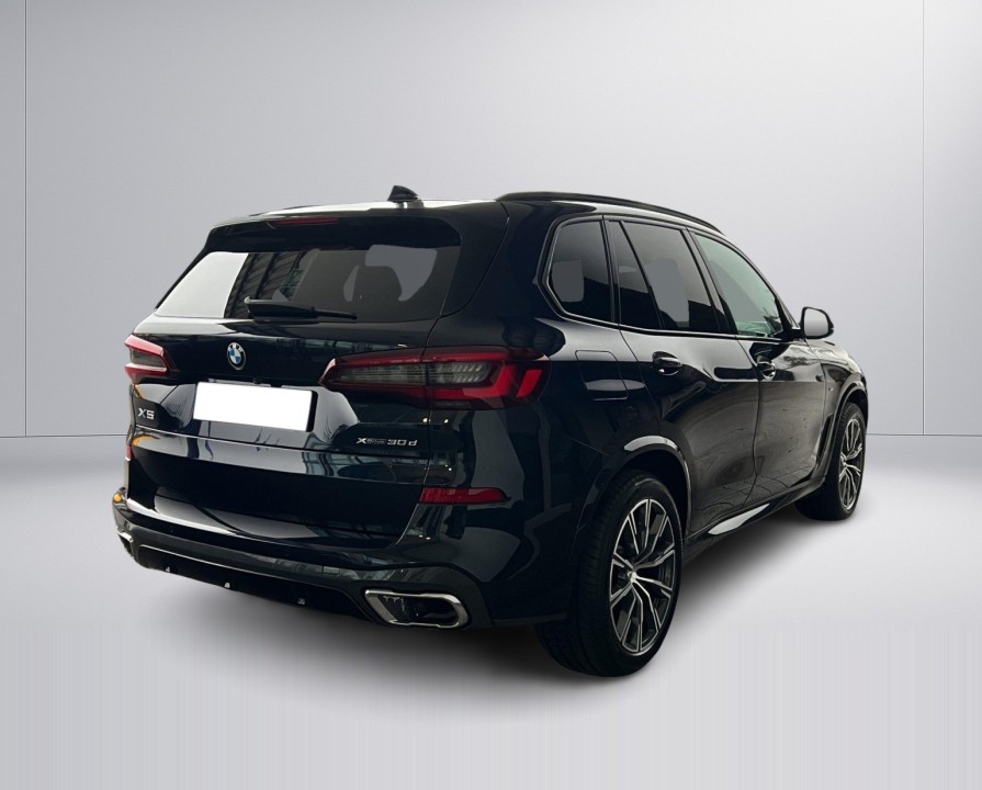 BMW X5 M BMW X5 xDrive30d M-Sport (3)