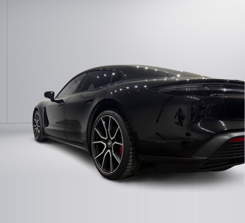 Porsche Taycan 4S (5)