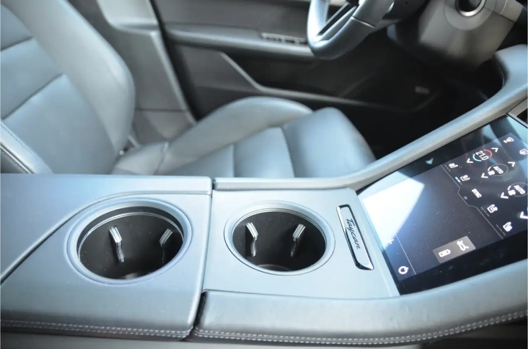 Porsche Taycan 4S - foto 12