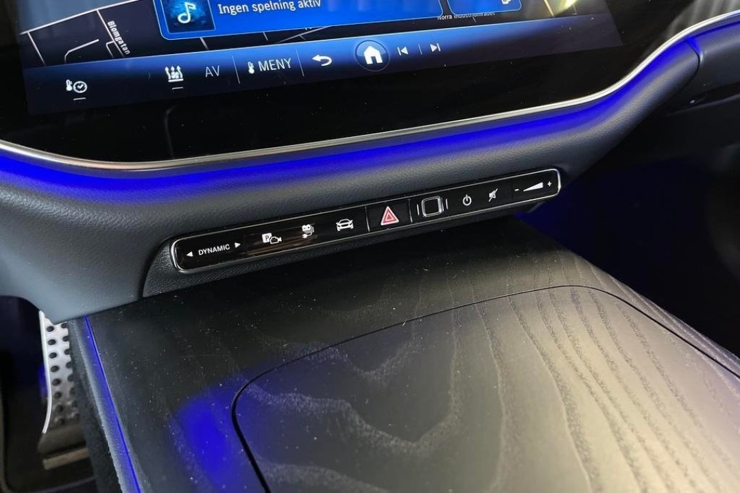 Mercedes-Benz E 300de 4MATIC AMG Line - foto 12