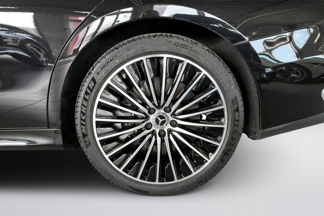 Mercedes-Benz E 300de 4MATIC AMG Line - foto 19