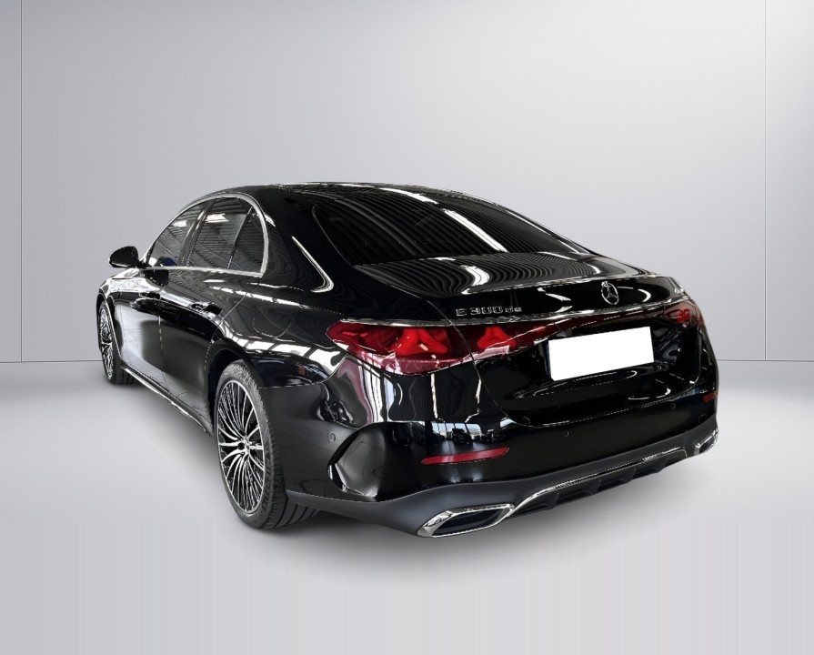 Mercedes-Benz E 300de 4MATIC AMG Line (5)