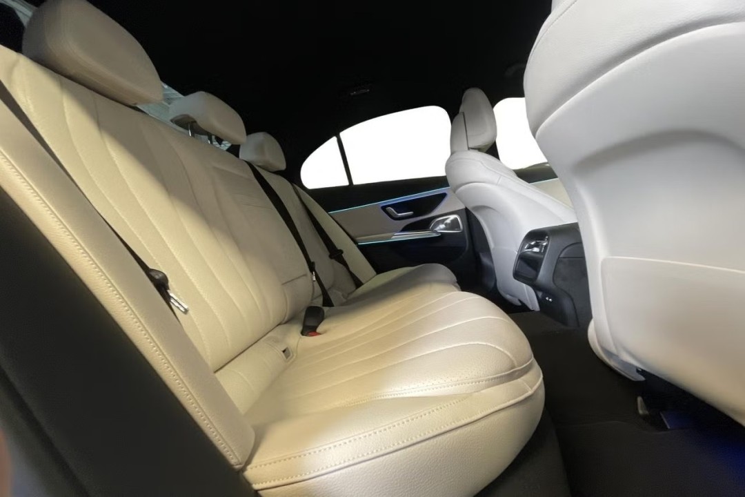 Mercedes-Benz E 300de 4MATIC AMG Line - foto 14