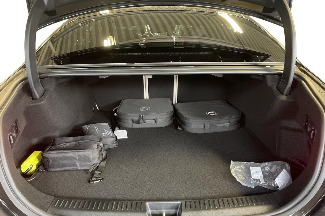 Mercedes-Benz E 300de 4MATIC AMG Line - foto 17