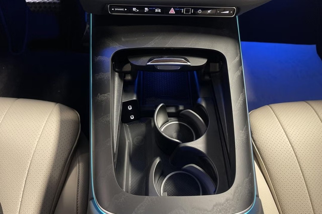 Mercedes-Benz E 300de 4MATIC AMG Line - foto 12