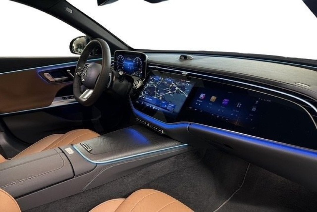 Mercedes-Benz E 300de 4MATIC AMG Line - foto 9