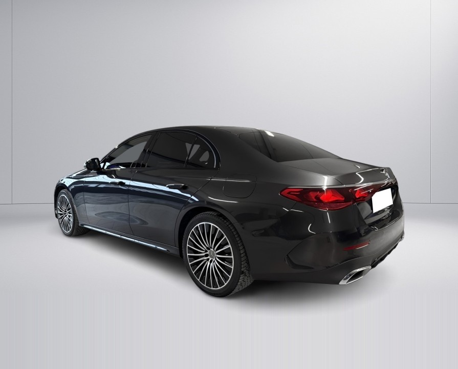 Mercedes-Benz E 300de 4MATIC AMG Line - foto 6