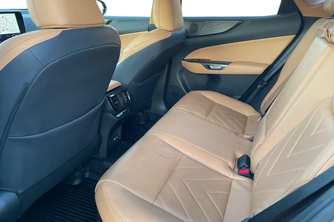 Lexus Seria NX 450h+ AWD - foto 22